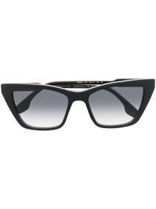 Victoria Beckham Eyewear lunettes de soleil teintées à monture papillon - Noir