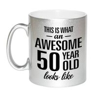 Zilveren Awesome 50 year cadeau mok / verjaardag beker 330 ml - feest mokken - thumbnail