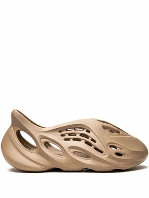 adidas Yeezy baskets YEEZY Foam Runner 'Mist' - Marron