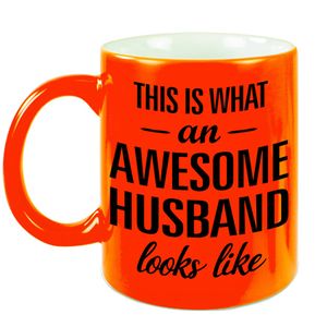 Awesome husband / echtgenoot fluor oranje cadeau mok / verjaardag beker 330 ml - feest mokken