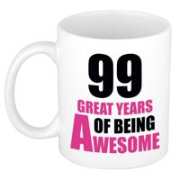 Verjaardag 99 jaar Koffiemok Cadeau - Great years of being awesome - wit/roze - voor dames