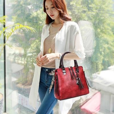 Casual PU schoudertas dames handtas messengertas met kwast en kat hanger (rood)