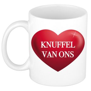 Knuffel van ons cadeau mok / beker wit met rood hart 300 ml