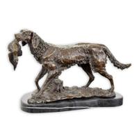 A BRONZE SCULPTURE OF A HOUND