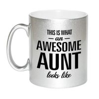 Awesome aunt /tante zilveren cadeau mok / beker 330 ml - thumbnail