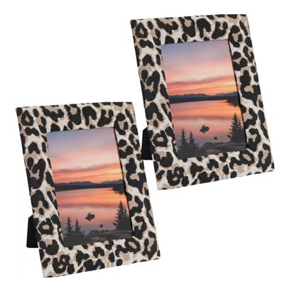 Fotolijstje Nel - 2x - luipaardprint - stof frame - voor foto van 13 x 18 cm - dierenprint Fotolijstje Nel - 2x - luipaardprint - stof frame - voor foto van 13 x 18 cm - dierenprint