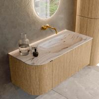 Badmeubel Mondiaz Kurve-Dlux | 105 cm | Meubelkleur Oak | Wastafelkleur Nata | Solid surface | Wasbak rechter zijde spoelbak | Zonder kraangat(en) Badmeubel Mondiaz Kurve-Dlux | 105 cm | Meubelkleur Oak | Wastafelkleur Nata | Solid surface | Wasbak rechter zijde spoelbak | Zonder kraangat(en)