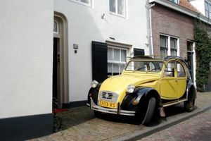 Een dag toeren in een VW Kever of een 2CV Lelijk Eendje