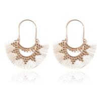 Deja Jewels Bohemian Gouden Oorbellen met Witte Franje Waaierhangers