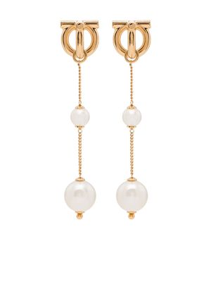 Ferragamo boucles d'oreilles pendantes Gancini à perles