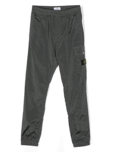 Stone Island Junior pantalon cargo à motif Compass - Gris