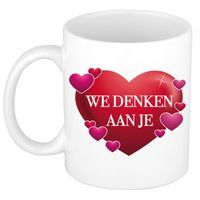 We denken aan je cadeau mok / beker wit met hartjes 300 ml