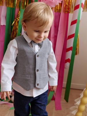 Babyset voor jongens met hemd, vlinderdas en vest wit Babyset voor jongens met hemd, vlinderdas en vest wit