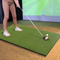 Golftrainingsmat Topkwaliteit met Synthetisch Gras 2 Golf Tees 2 Alignment Clubs 6 Voorgeboorde Tee Holes voor Beginners en Professionals - thumbnail