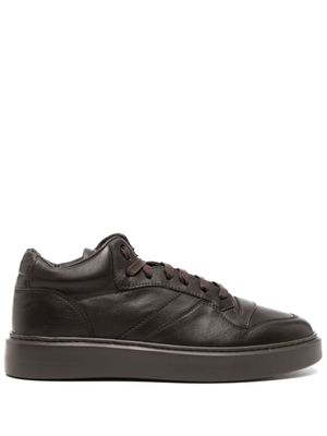 Doucal's baskets en cuir à logo embossé - Marron