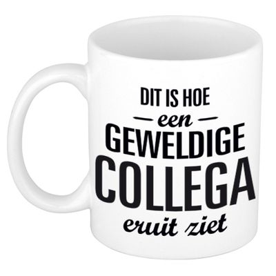 Geweldige collega cadeau koffiemok / theebeker wit 300 ml Geweldige collega cadeau koffiemok / theebeker wit 300 ml