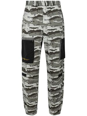 A BATHING APE® pantalon Desert Camo à poches cargo - Gris