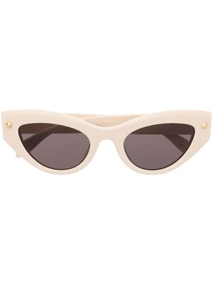 Alexander McQueen Eyewear lunettes de soleil à monture papillon - Blanc