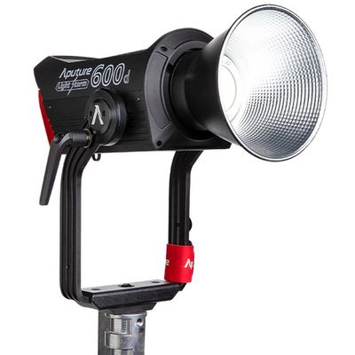 Aputure LS 600d V mount
