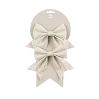 Decoratie strikken - 2x st - wit - 12 x 13 cm - velvet - polyester - feeststrikjes - thumbnail