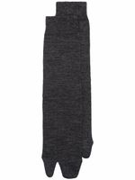 Maison Margiela chaussettes longues en maille - Gris