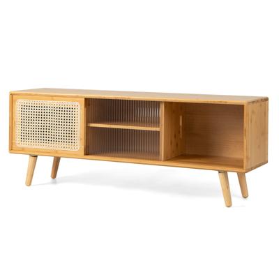 Moderne TV Standaard voor TV tot 55 Inch Bamboe Entertainment Centrum met Rotan Schuifdeuren en Gehard Glas Houtkleur
