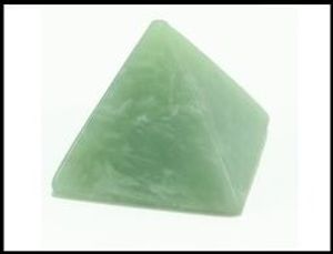 Edelsteenpiramide jade