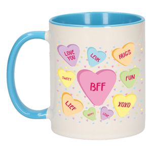 Cadeau koffiemok voor bff - hartjes snoepjes - blauw - verjaardag kado - vrienden/vriendin