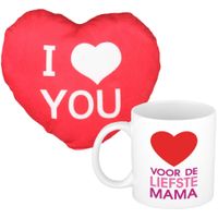 Voor de liefste mama mok/beker 300 ml incl. sierkussentje hart vorm 15 cm - thumbnail