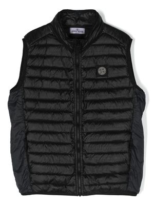 Stone Island Junior gilet matelassé à motif Compass - Noir