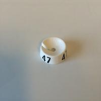 MB wit/zwart 47 voor op kledinghanger