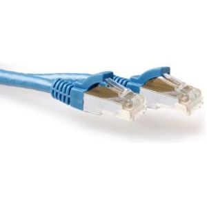 ACT Blauwe 15 meter LSZH SFTP CAT6A patchkabel snagless met RJ45 connectoren