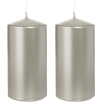 Cilinderkaars/stompkaars - 2x - zilver - 6 x 12 cm - 40 branduren