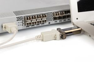 Digitus DA-70156 tussenstuk voor kabels USB 2.0 D-Sub 9 Male Zwart