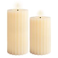 Luxe LED kaarsen/stompkaarsen - set 2x - creme wit ribbel - D7,5 x H15 en H17 cm - timer