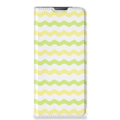 Motorola Moto E20 | Hoesje met Magneet | Waves Yellow