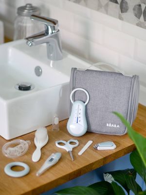Toilettas 9 accessoires BEABA green blue