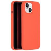 Accezz Liquid Silicone Backcover iPhone 15 Telefoonhoesje Oranje