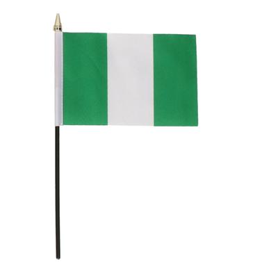 Nigeria - mini vlaggetje van 10 x 15 cm op stokje - Landen vlag - H27 cm