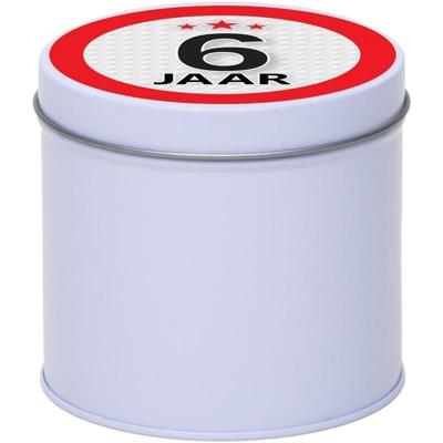 Cadeau koek of snoep blik - met 6 jaar opdruk sticker - 10 x 10 cm - Cadeauverpakking verjaardag