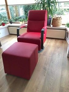 Leren draaifauteuil met hoge rug en schotelvoet - met hocker - rood leer - Echt leer, Industrieel, ontdek de vele Leersoorten en Kleuren bij ShopX