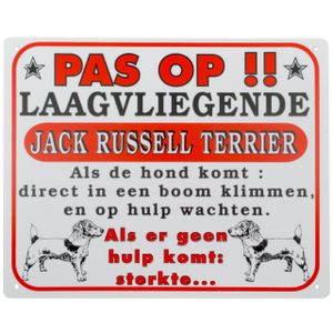 Bord: laagvliegende Jack Russell