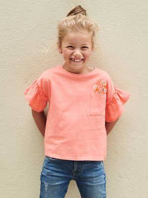 Meisjes-t-shirt met ruches van Engels borduurwerk perzik