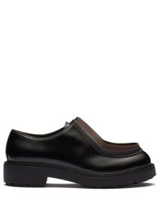 Prada chaussures à lacets en cuir brossé opaque - Noir