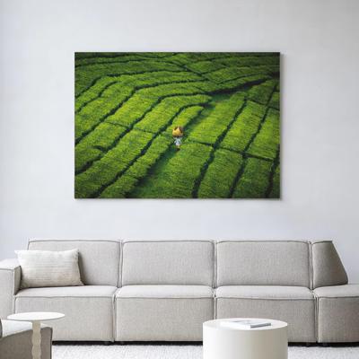 Urban Cotton Wandkleed 'Tote Pengalengan' 110 x 145cm in Frame - black