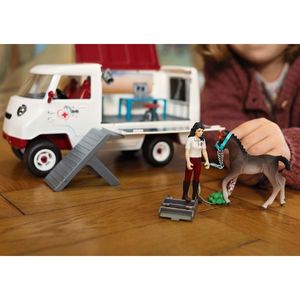 schleich HORSE CLUB mobiele dierenarts met Hannover veulen 42439