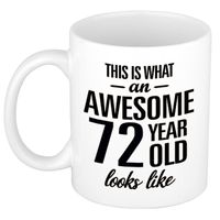 Awesome 72 year cadeau mok / verjaardag beker 300 ml   -