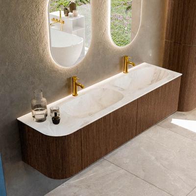 Badmeubel Mondiaz Kurve-Dlux | 165 cm | Meubelkleur Walnut | Wastafelkleur Frappe | Solid surface | Dubbele spoelbak | 2 kraangaten