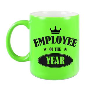 1x stuks collega cadeau mok / beker neon groen employee of the year