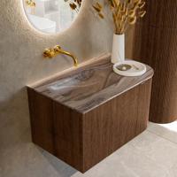 Badmeubel Mondiaz Kurve-Dlux | 75 cm | Meubelkleur Walnut | Wastafelkleur Sombra | Solid surface | Wasbak linker zijde spoelbak | Zonder kraangat(en) Badmeubel Mondiaz Kurve-Dlux | 75 cm | Meubelkleur Walnut | Wastafelkleur Sombra | Solid surface | Wasbak linker zijde spoelbak | Zonder kraangat(en)